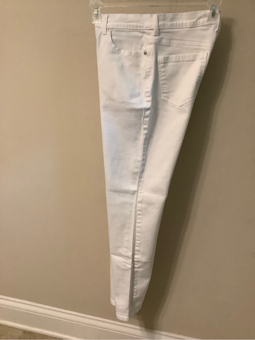 Gloria Vanderbilt White Skinny Jeans